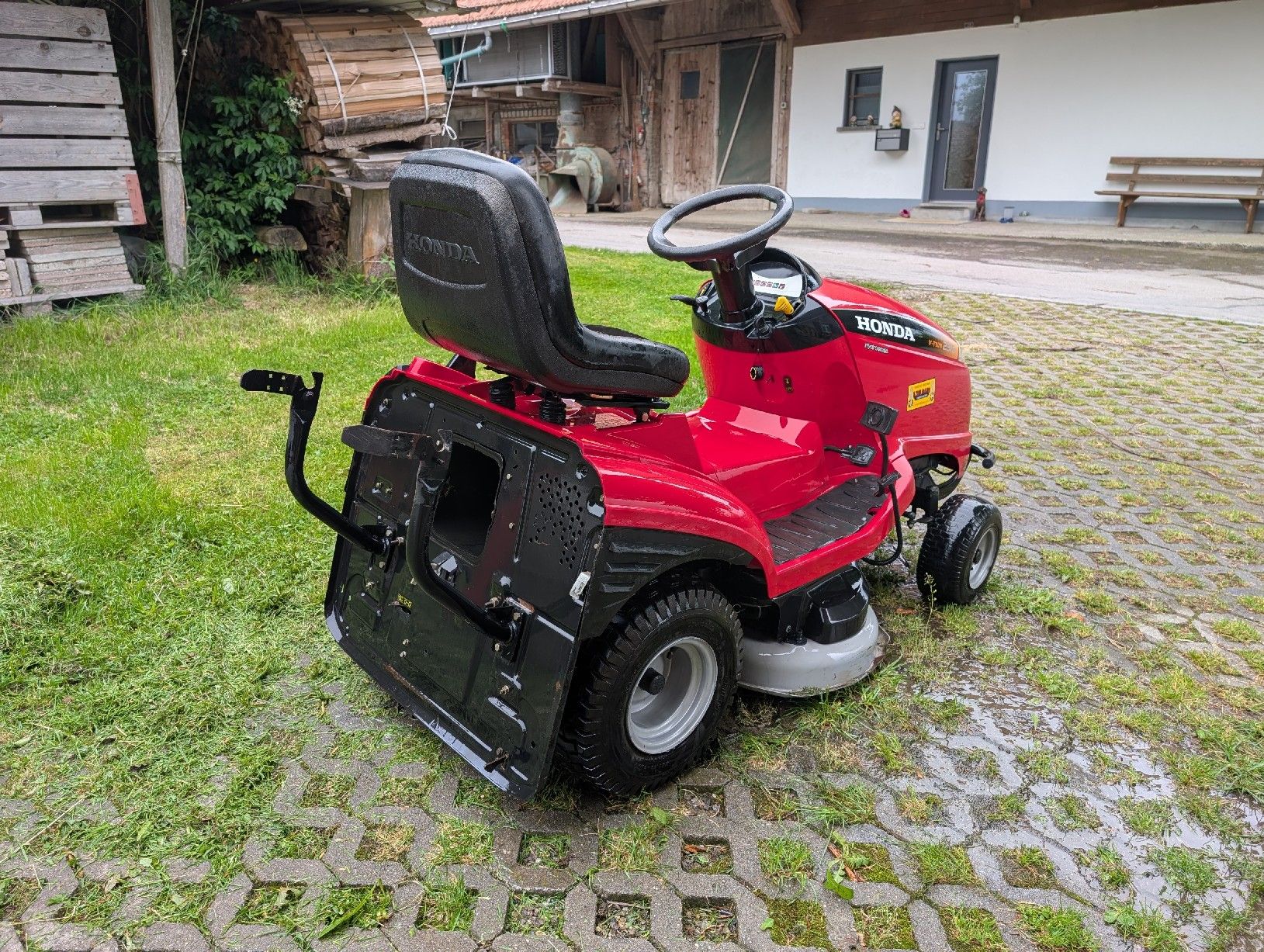 Honda Tondeuses à gazon: Rasentraktor Honda HF2315 – D'occasion à Albligen par Kuriii 4