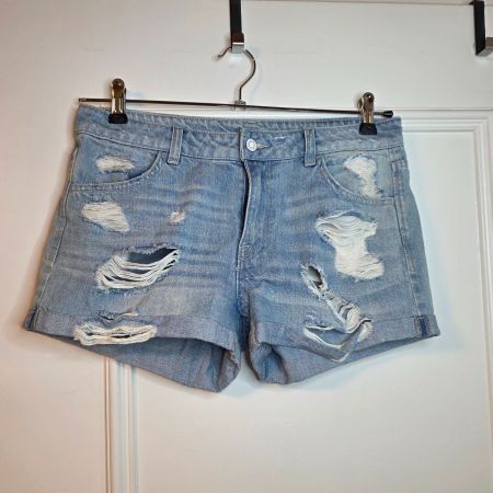 H&M Jeans Shorts Destroyed mit Blumenstickerei hose