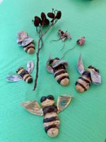 Cinq abeilles en céramique décoratives fait main neuves