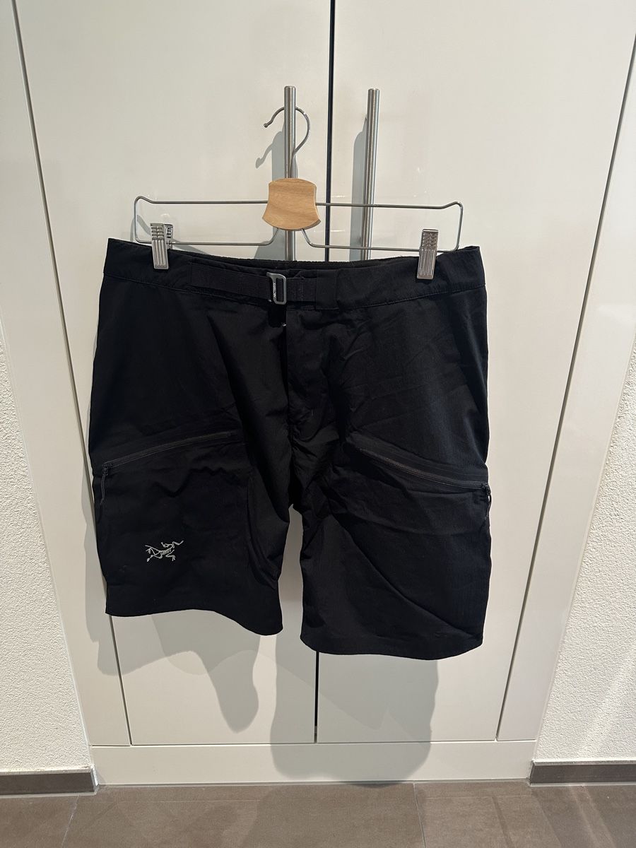 Arcteryx Pantaloni: Arcteryx short (gr.M) – Usato da Frauenfeld venduto da bybong