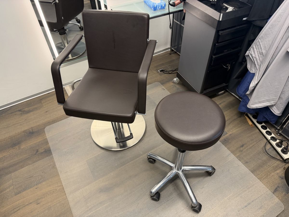 Fauteuils: Kiela Coiffeur-Einrichtung komplett – D'occasion à Rotkreuz par _SimonLustenberger_ 7