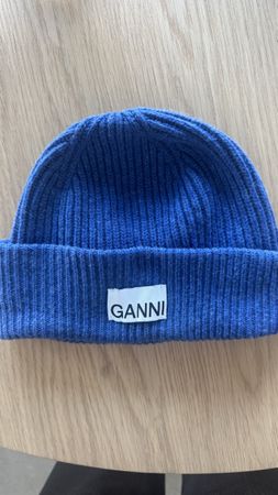 Ganni Strickmuetze