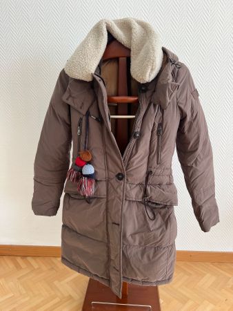 Peuterey doudoune taille 40 (petit 36)