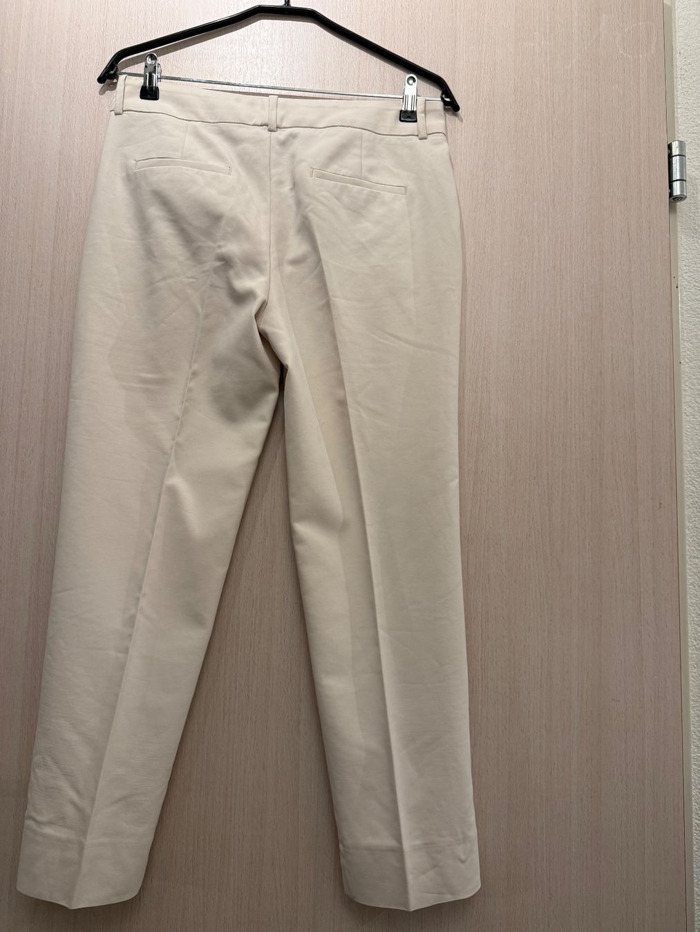 Zara Pantaloni: ZARA DAMENHOSE – Usato da Zürich venduto da flo_7cvq 1