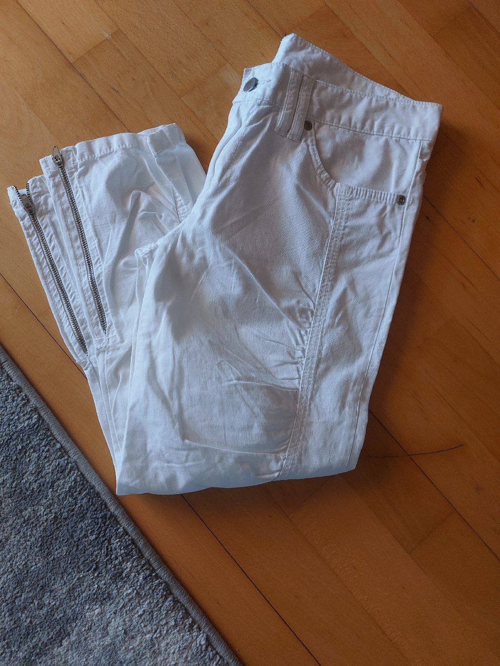Pantaloni: 3/4 Hose weiss Gr 38 – Usato da Landquart venduto da Cedes 2