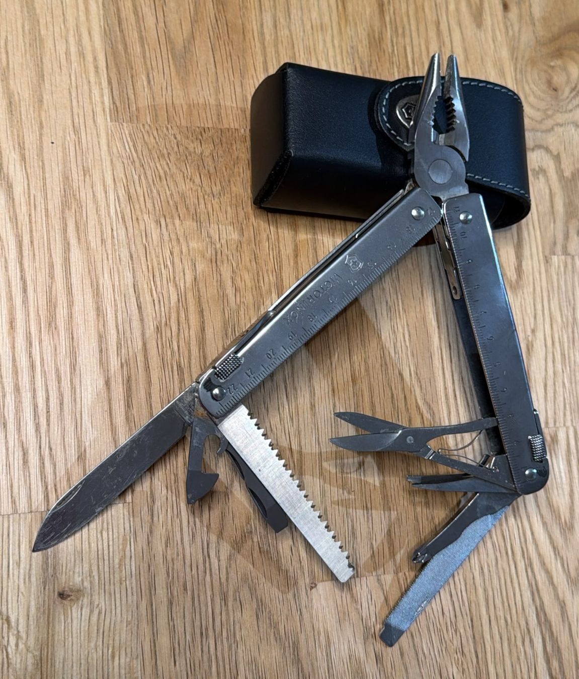 Victorinox Coltelli tascabile: VICTORINOX  SWISSTOOL – Usato da Zürich venduto da Frei-Occasionen