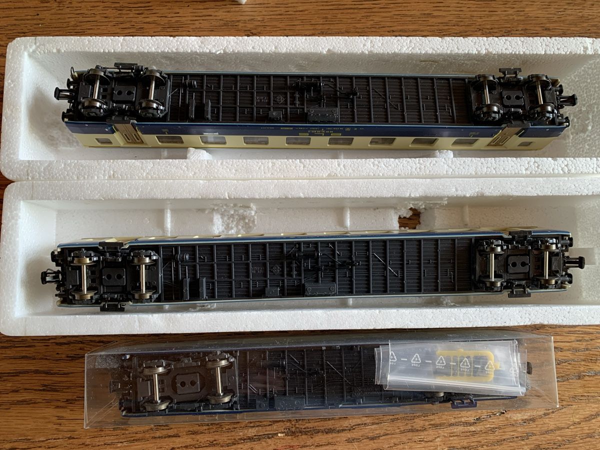 Roco Modelleisenbahnen: Roco, BLS-Wagen, mit Zurüstteilen – Gebraucht aus Winden von EmilNeu 4