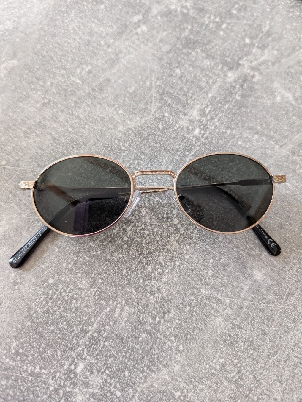 Brillen & Gläser: Sonnenbrille oval goldfarben schwarz  – Neu (gemäss Beschreibung) aus Adelboden von Markusandra