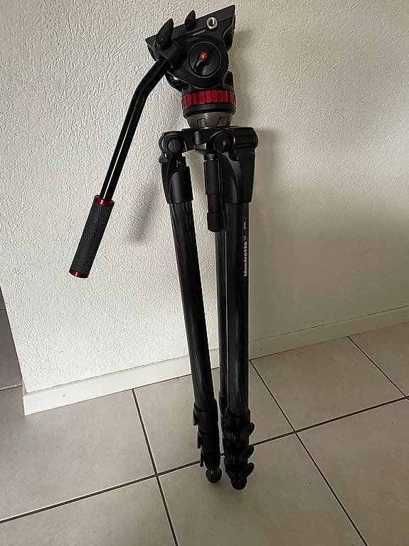 Manfrotto Stative & Köpfe: Trépied Manfrotto – Gebraucht aus Ardon von Savane