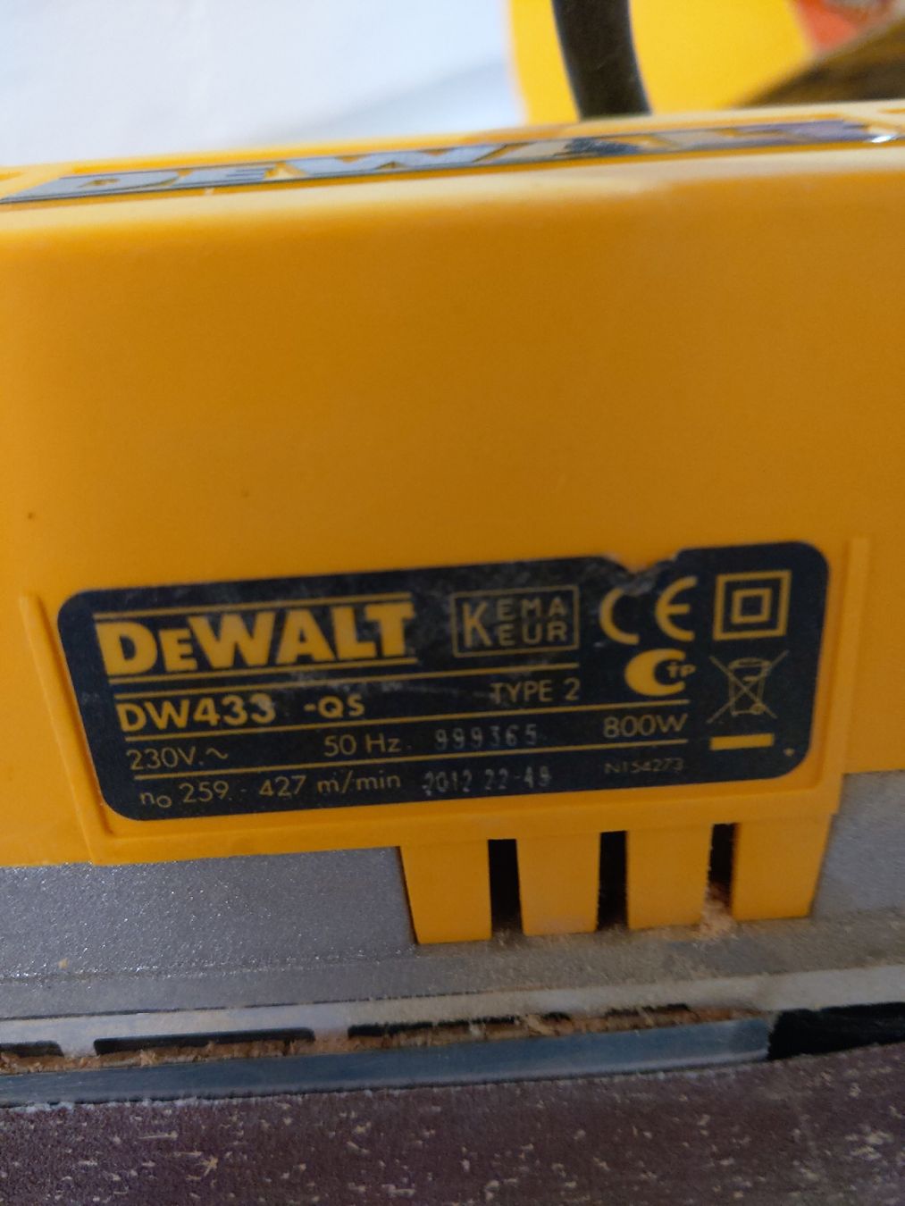 Dewalt Aiguiseuses & polisseuses: DeWalt Bandschleifer mit Ersatzbändern – D'occasion à Häuslenen par Inlepaya2000 1