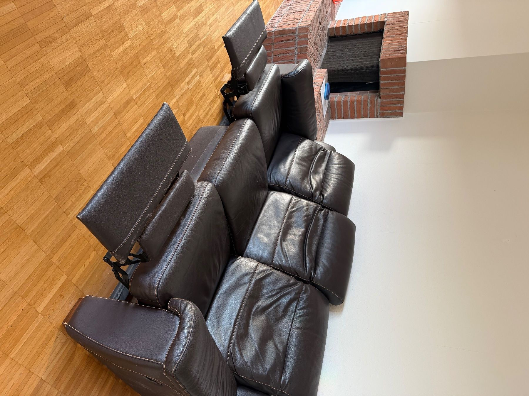 Divani: 3 Sitzer Sofa / Ledersofa GRATIS – Usato da Dübendorf venduto da ame_m57w 6