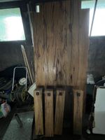 Massiver Holztisch aus geräucherter Eiche