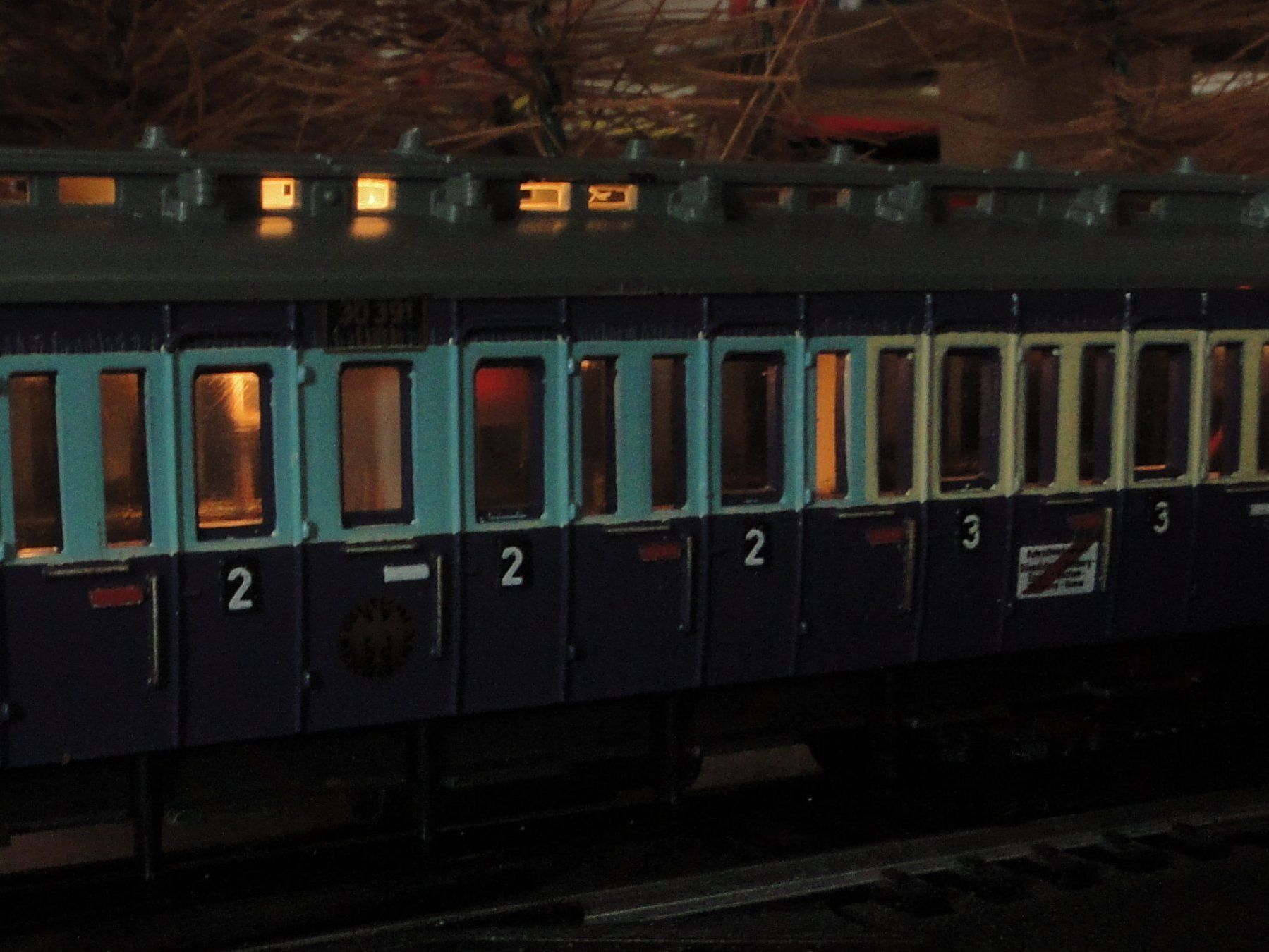 Liliput Modellini di ferrovie: Liliput 299 Oldtimer Wagen 2/3 Kl. Licht – Usato da Bülach venduto da cann11 1