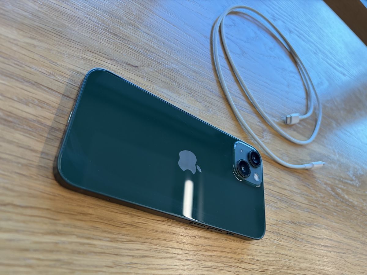 Apple Portables: iPhone 13 Green 128 GB excellent condition – D'occasion à Adliswil par akn_g5ql 2