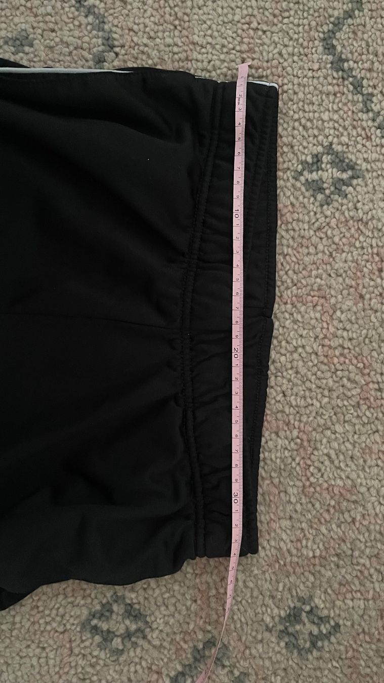 Nike Pantaloni: Nike Trainerhose Schwarz Grösse M – Usato da Oetwil am See venduto da ser_j95v 3