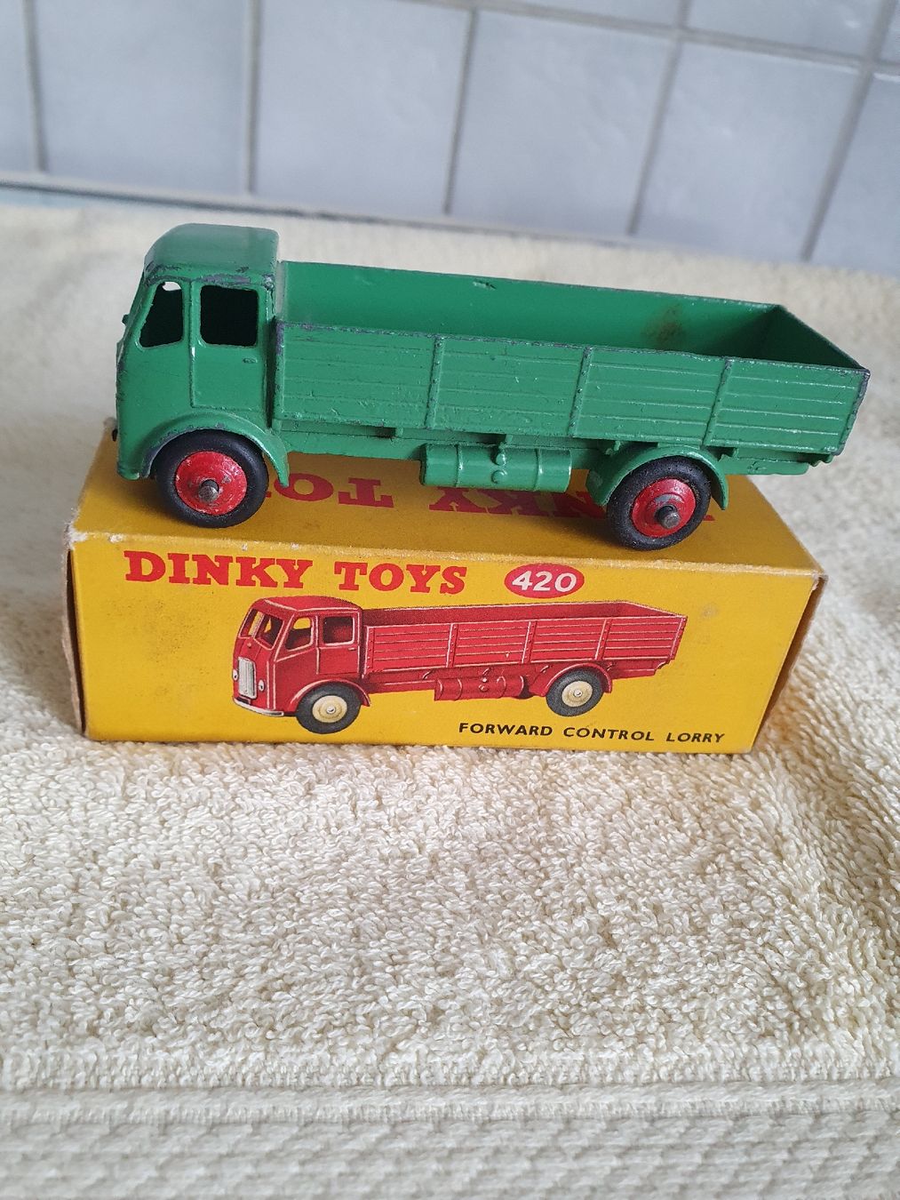 Dinky Toys Modellini d'auto: Dinky Toys Nr 420 Forward Control Lorry – Usato da WUERENLOS venduto da Eeric