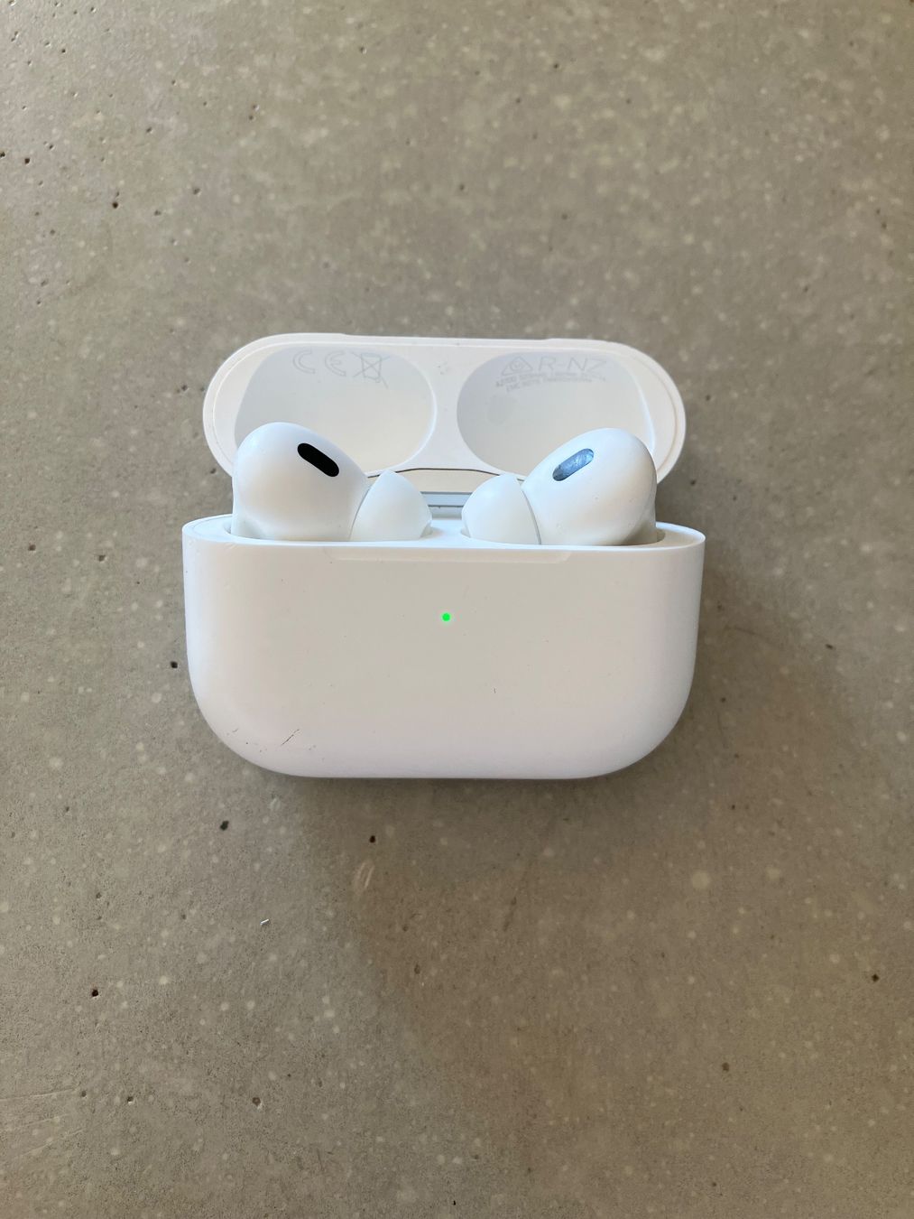 Apple Cuffie: APPLE Air Pods Pro 2 – Usato da Lausanne venduto da mr.v
