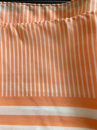 Carré  Alexon rayé orange blanc 70x70cm