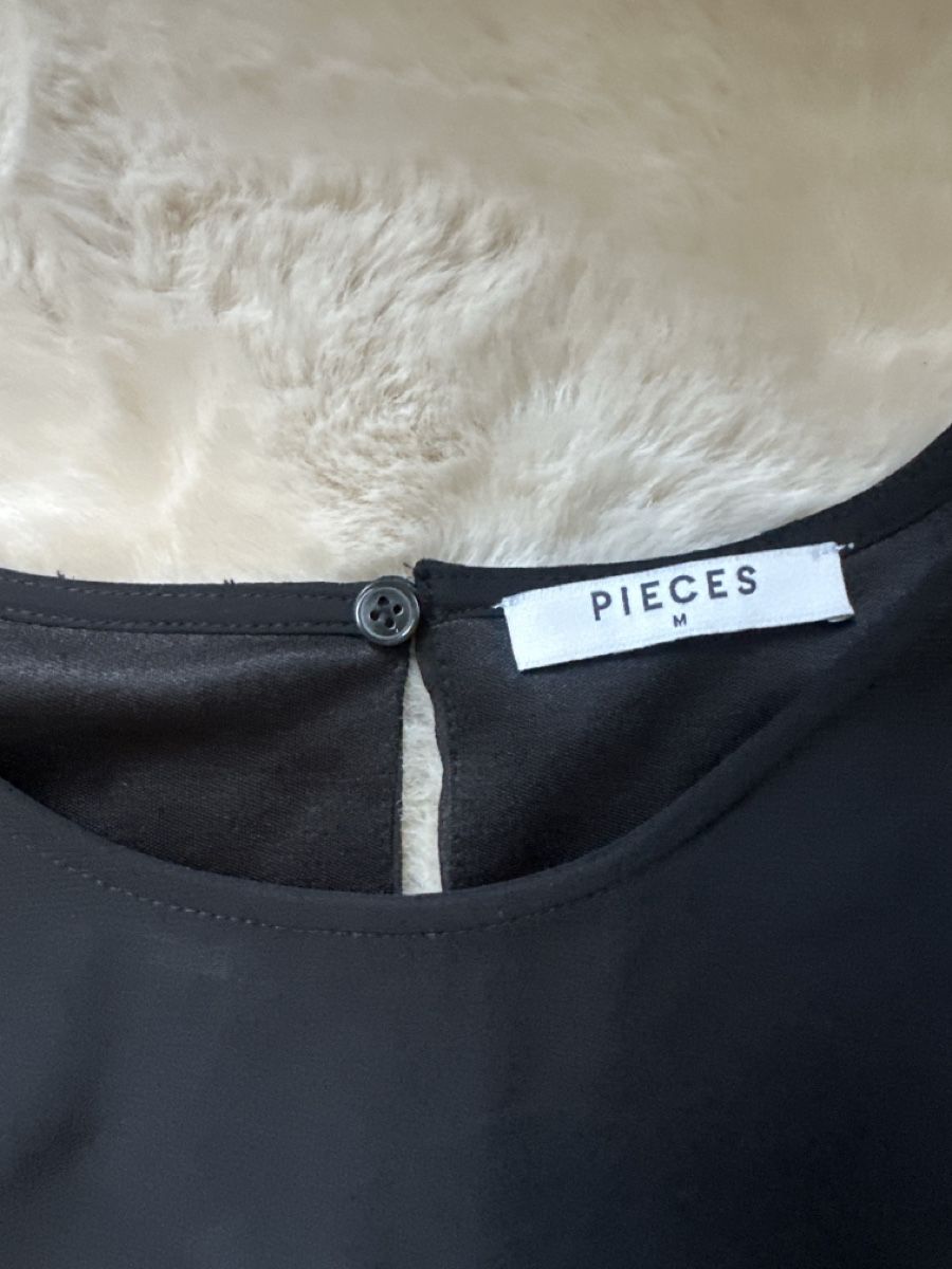 Pieces Camicette: Pieces Damen Bluse, Grösse M, Schwarz – Nuovo (secondo la descrizione) da Freienbach venduto da SandraN. 1