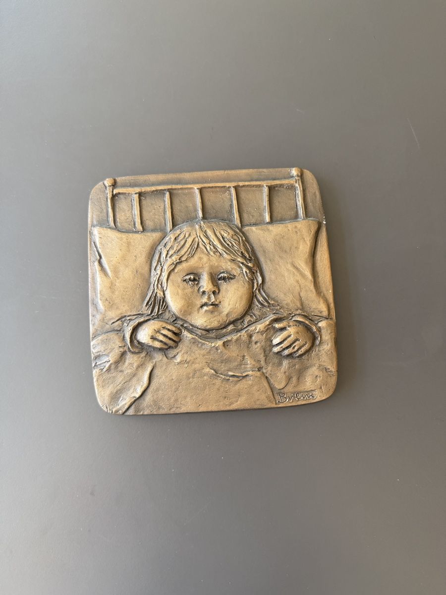 Sculture & Statue: Rolf Brem Lesendes Mädchen / Lucie Mädchen im Bett – Usato da Zürich venduto da kuengka