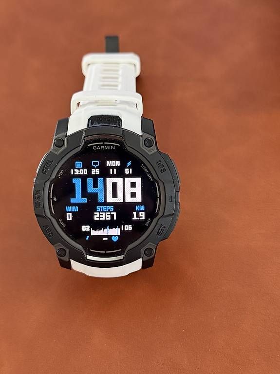 Smartwatch: Garmin 3 Instinct AMOLED – Usato da Luzern venduto da ONATTRADE 1