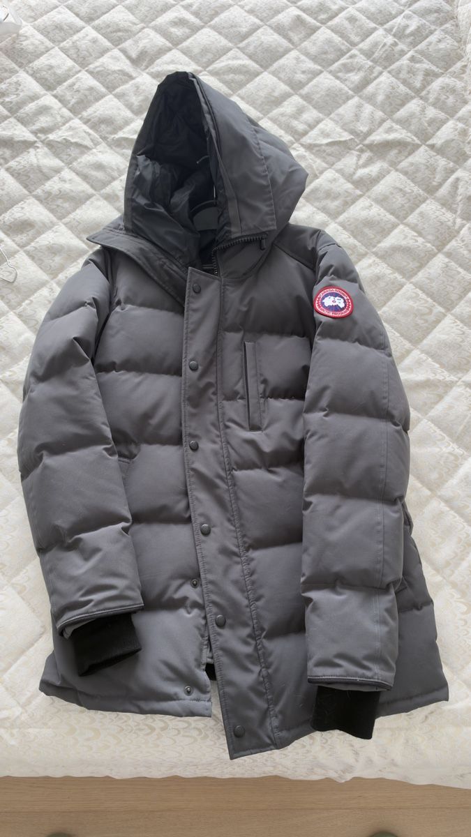 Canada Goose Mäntel: Canada Goose Grey Parka – Gebraucht aus Immensee von Alb_5t65