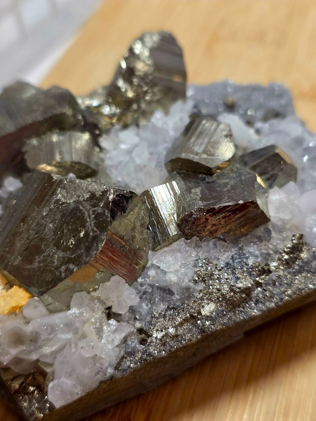 Minerali & Pietre curative: Top Pyrit auf Quarz Rohstück 458g – Nuovo e nell'imballaggio originale da Matzingen venduto da Shay_Crystalz 4