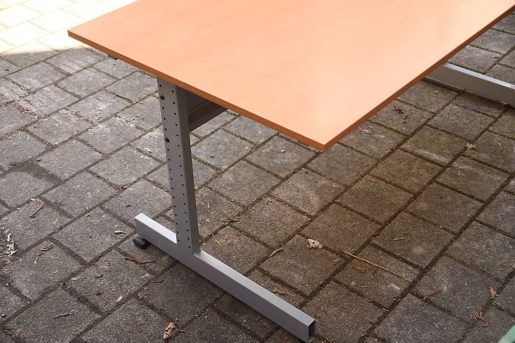 Scrivanie: Bürotisch – Usato da Lichtensteig venduto da dan_rj7z 1