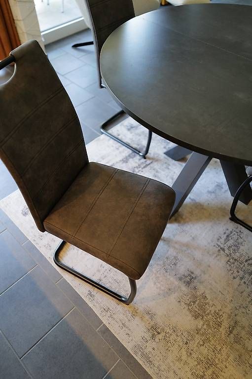 Tischset: Moderner Design-Esstisch mit 6 Stühlen – Gebraucht aus Basel von easydriver23 2