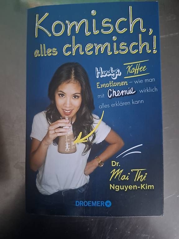 Bücher: Komisch alles Chemie – Gebraucht aus Wäldi von Fergiu