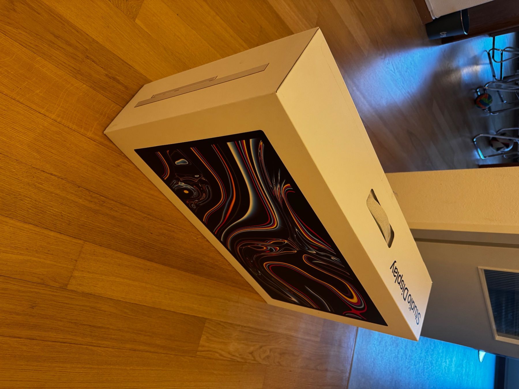 Apple Monitor: Apple Studio Display 27" 5K – VESA – Nuovo (secondo la descrizione) da Zürich venduto da sim_w667 9