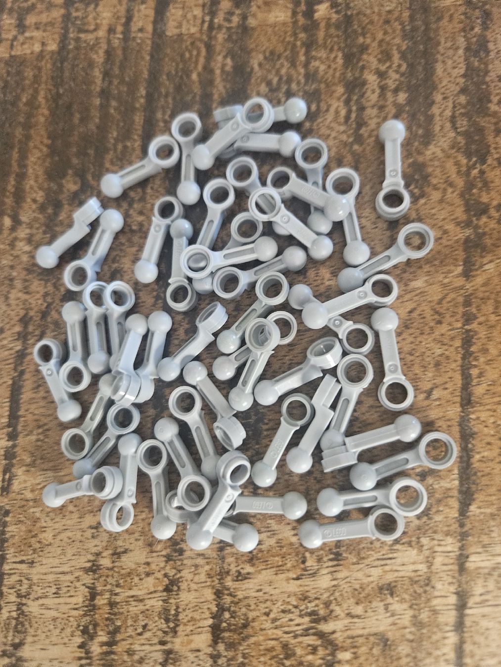 Lego Kit di costruzioni: lego 2852 lot de 50 pièces Light Bluish Gray Technic – Usato da Confignon venduto da Ecrofigs 1