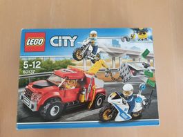 Lego City 60137 - Abschleppwagen auf Abwegen