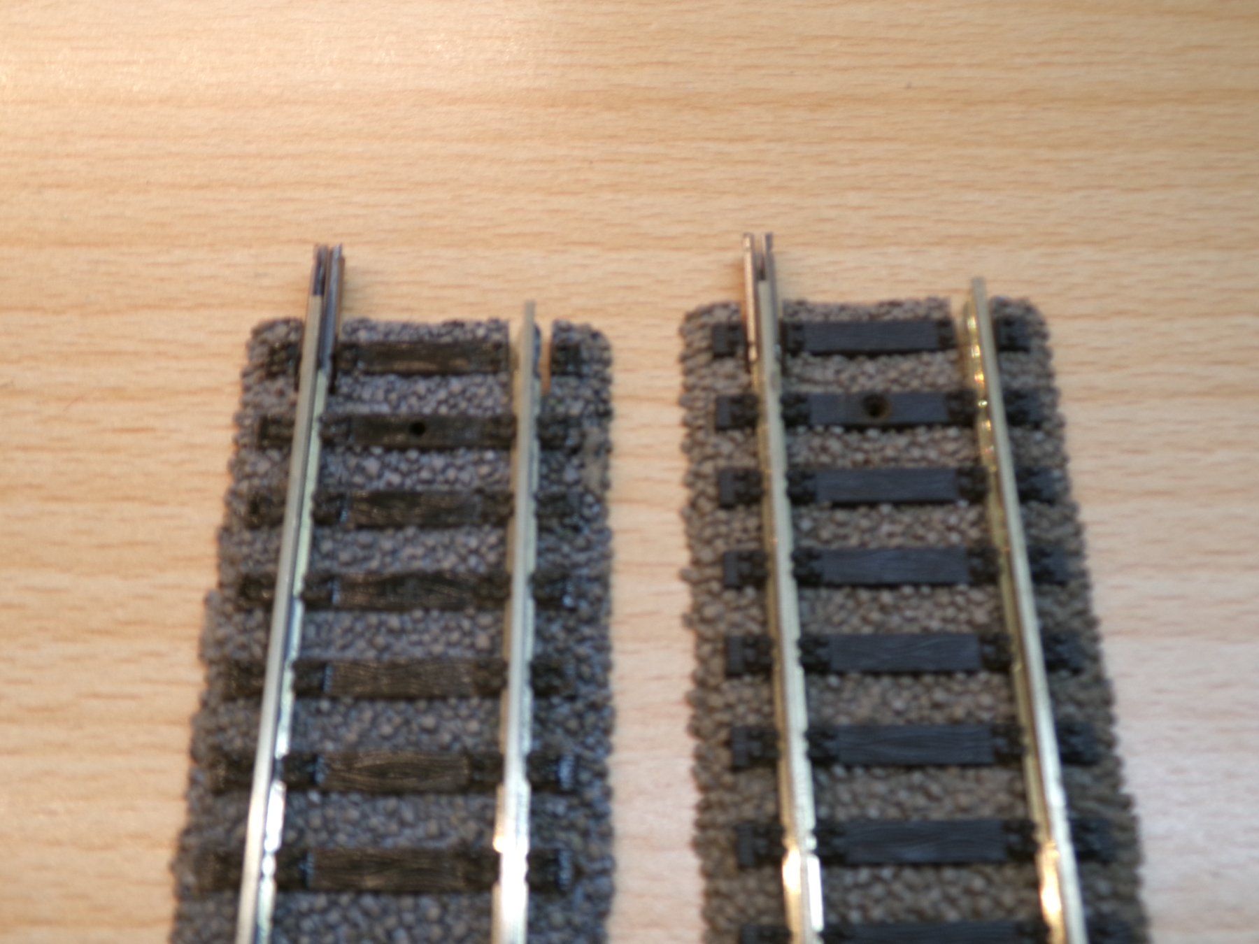 Fleischmann Modellini di ferrovie: Fleischmann H0 Profigleis 2x6103 – Usato da Hombrechtikon venduto da Se9 2