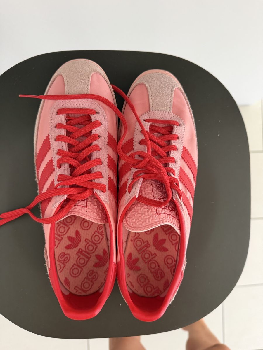 Adidas Chaussures femmes: Adidas Sneakers  – D'occasion à Neerach par the_modern_mini 1