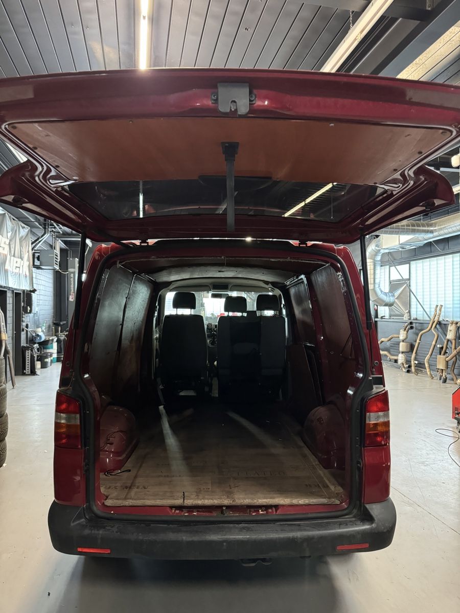 VW Veicoli commerciali: VW T5 2.5 TDI – Usato da Siebnen venduto da illesttoni 4