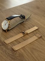 Armbanduhr goldfarben mit zwei Wechselarmbändern