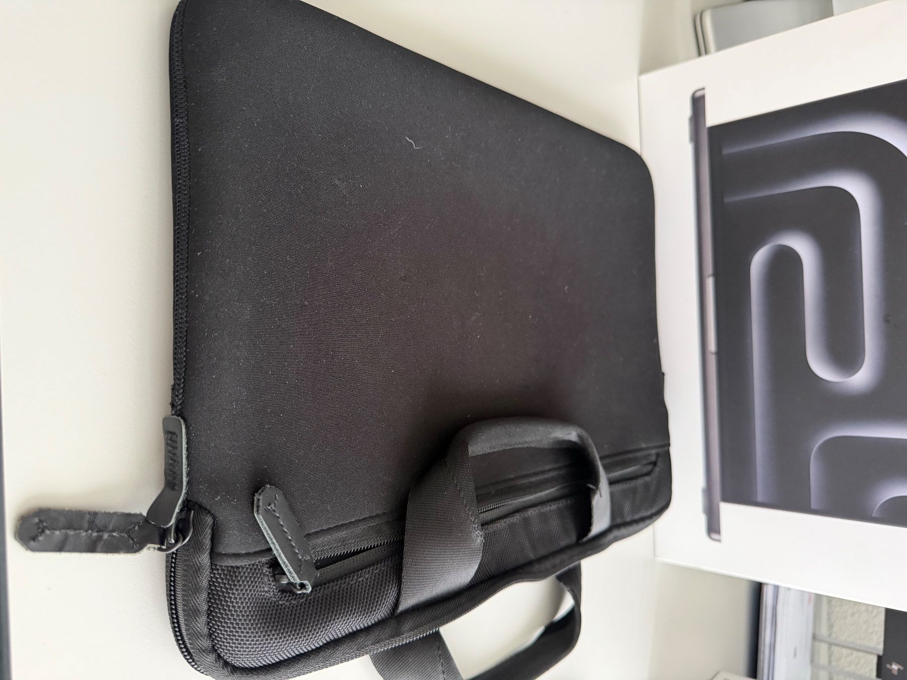 Apple Portables: MacBook 14-Inch Pro – Neuf (Voir description) à Müllheim Dorf par adn_5qfp 2