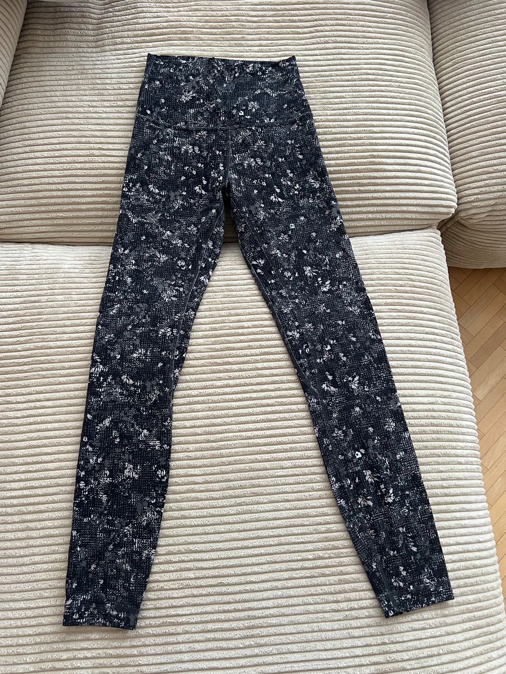 Leggings: Yoga pant Lululemon taille 2 – Usato da Fribourg venduto da Monalisa_13