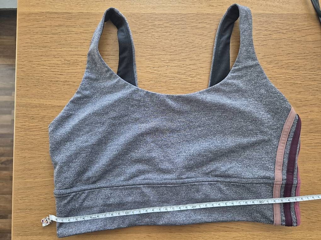 Top: Lululemon Top Grösse 10 – Usato da Zürich venduto da _vici_