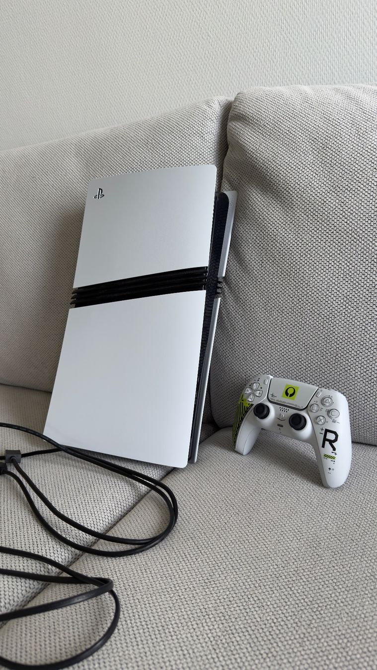 Sony Consoles: Playstation 5 Pro 2TB – Neuf (Voir description) à Basel par LukaAusBasel 1