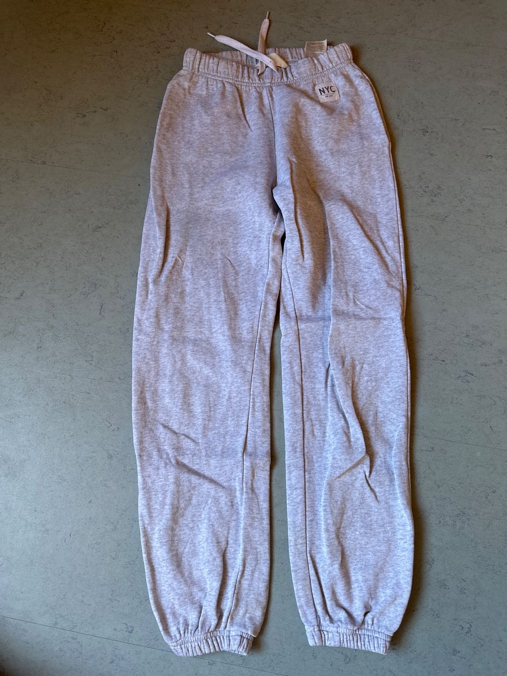 H&M Hosen: Trainerhose Gr 146 – Gebraucht aus Grüningen von lovinho 1