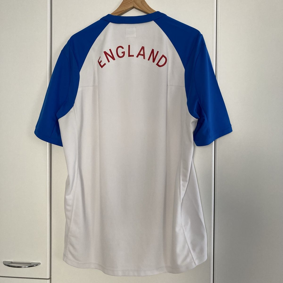 Umbro Canottiere & Pantaloni: England 2010 Trainingshirt Umbro – Usato da Bern venduto da bur_033 1