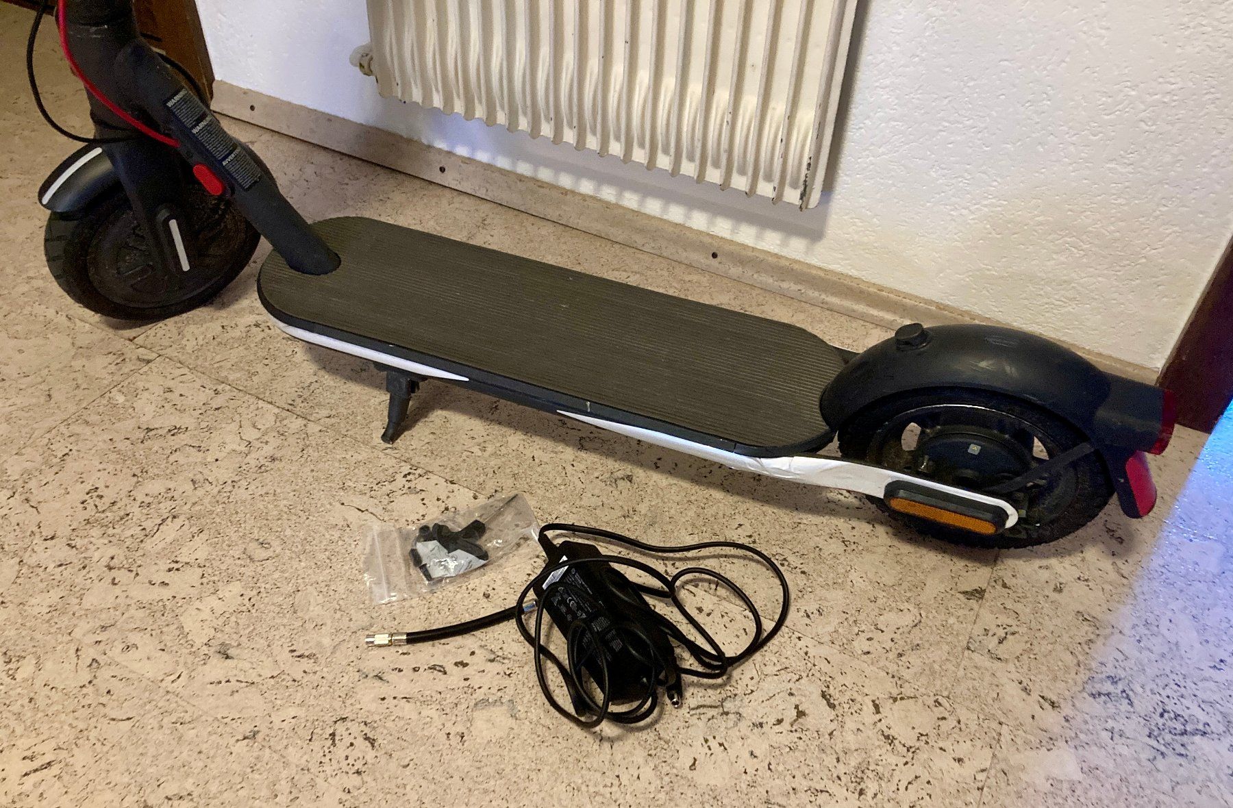 Xiaomi Kickboard: Xiaomi Electric Scooter 4 Lite mit Zubehör – Usato da Saas-Grund venduto da GarageSaleToday 1