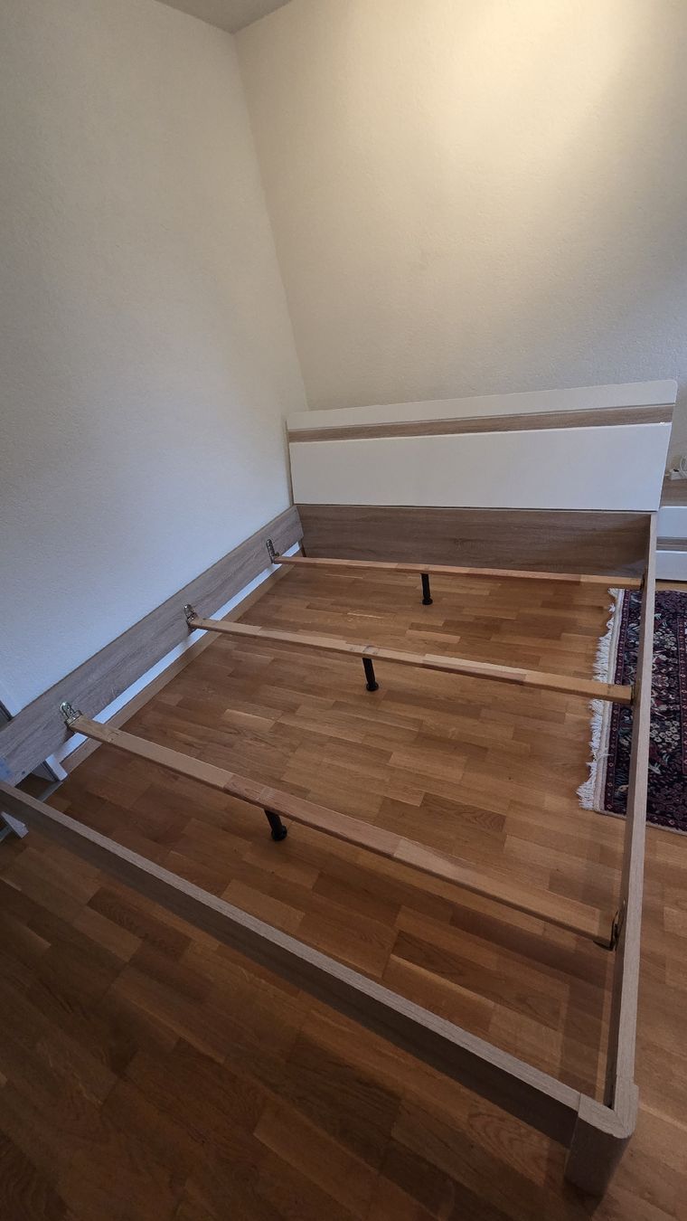 Lits: Bett 180*200 – D'occasion à Einigen par iva_86t8 2