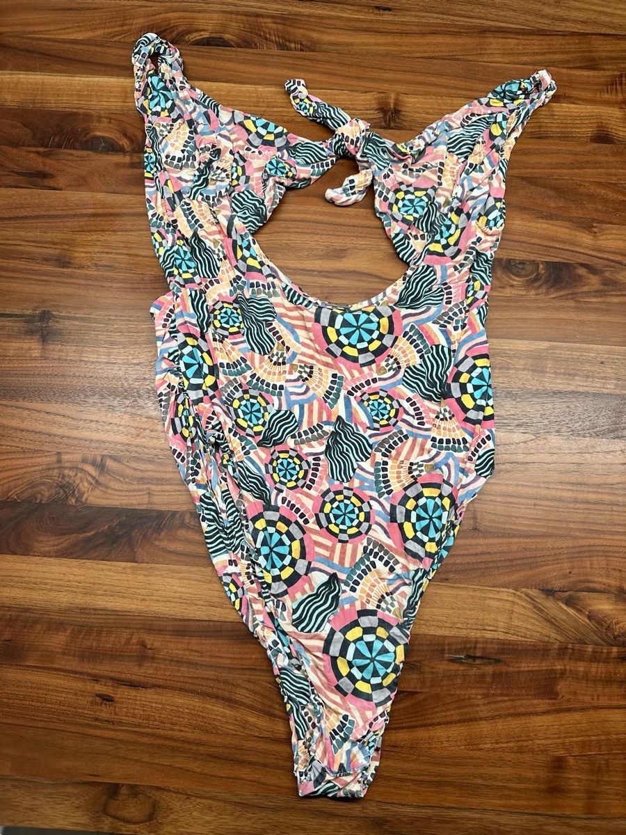 Costumi da bagno & Bikini: KHONSU Badeanzug mit Muster, Grösse L – Nuovo (secondo la descrizione) da Dübendorf venduto da mimamedusa 1