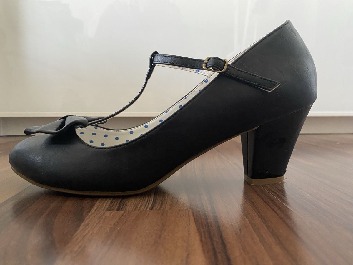 Damenschuhe: Pin Up Couture Pumps Schwarz Gr. 42 – Gebraucht aus Hugelshofen von M.Zollinger 3