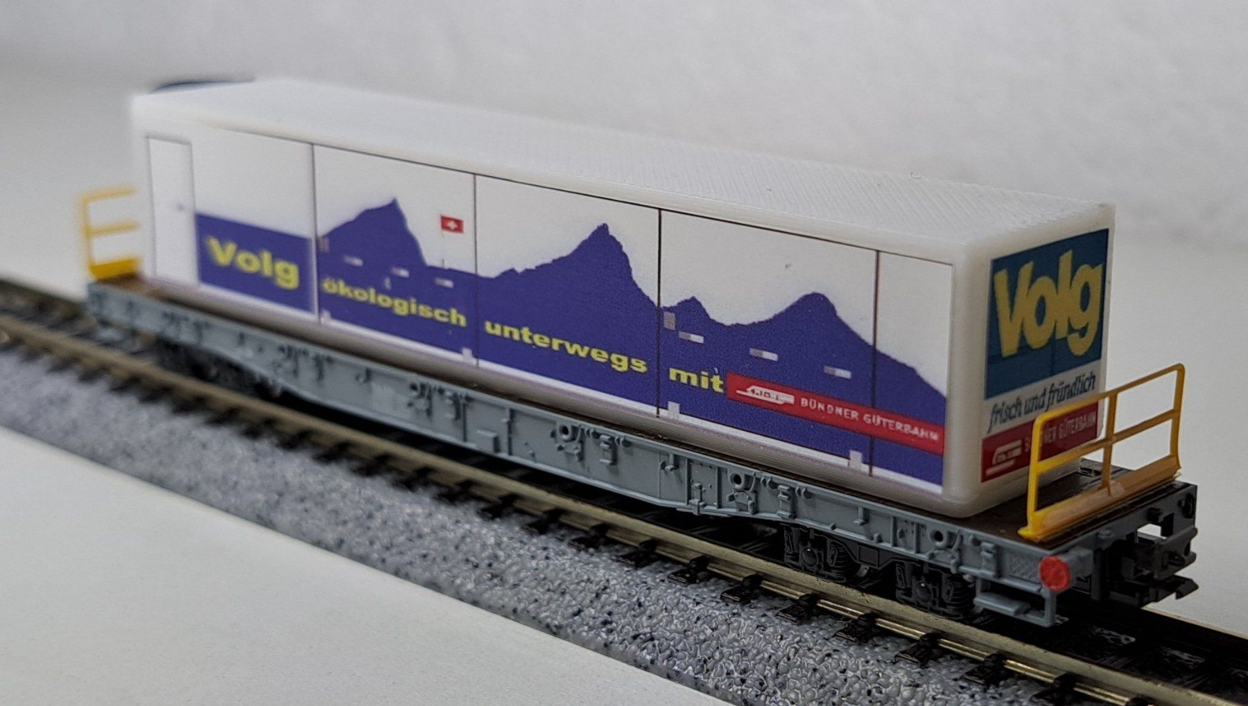 Kato Modelleisenbahnen: RhB Volg Container Güterwagen Spur N Kato Eigenbau – Gebraucht aus Salez von rhb-spur-n 1