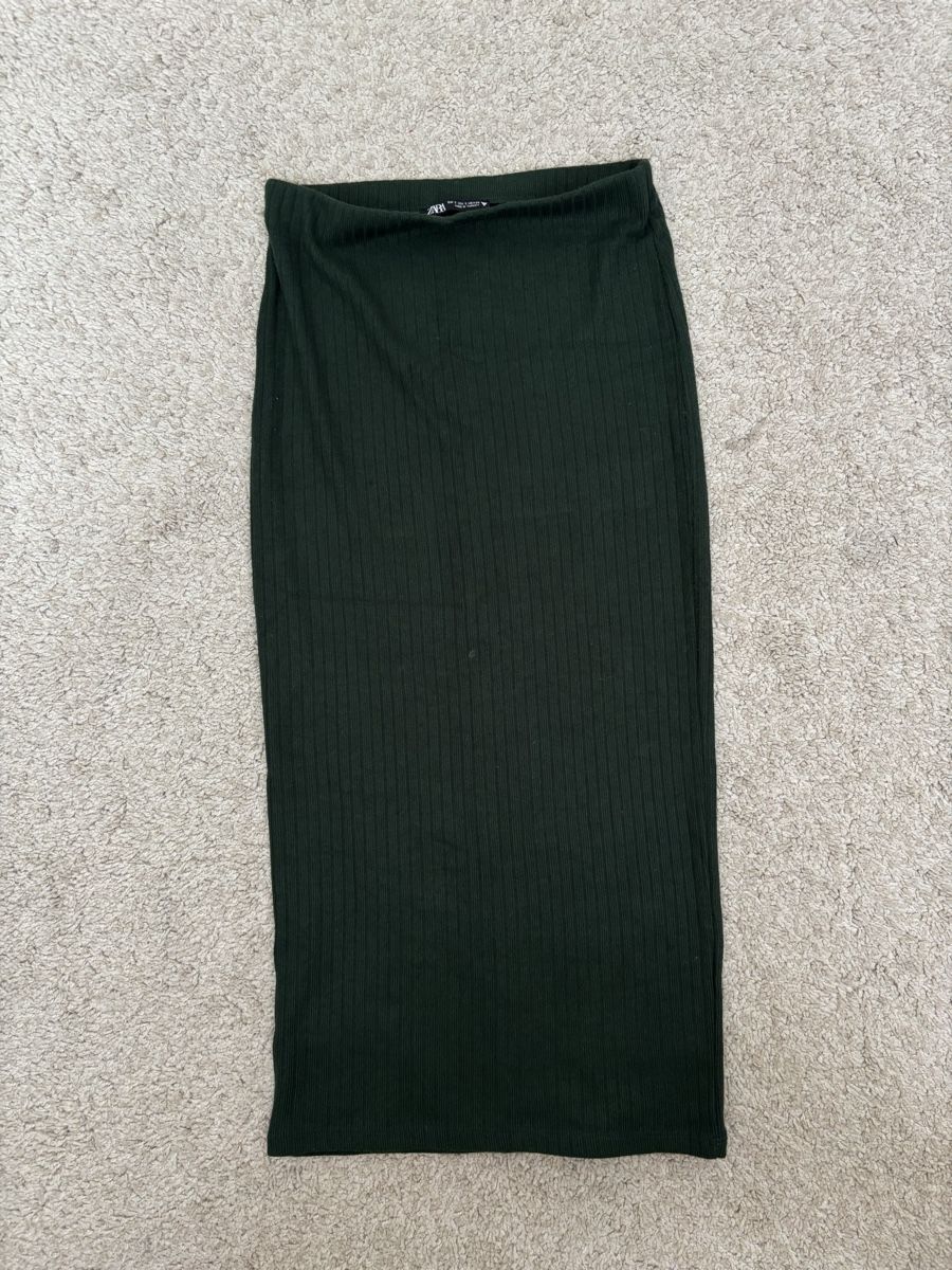 Zara Röcke: Gonna verde Midi – Neu (gemäss Beschreibung) aus Bern von katypustovarov