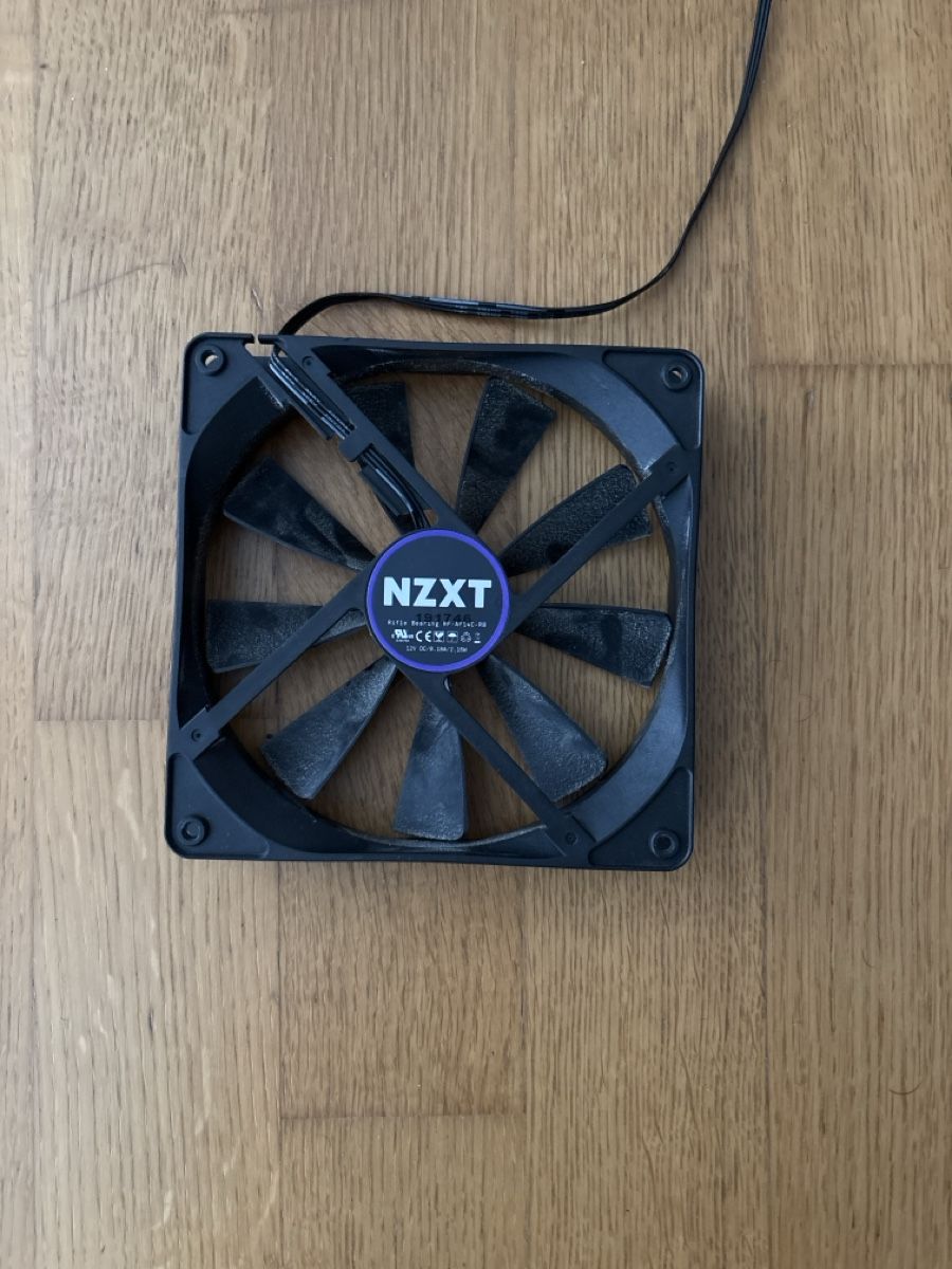 PC: NZXT Lüfter schwarz 140mm – Usato da Winterthur venduto da Nico2 1